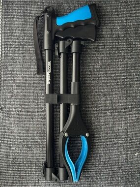 Grab Runner Foldable Reaching Tool Grabber Pickup Aid (Blue)